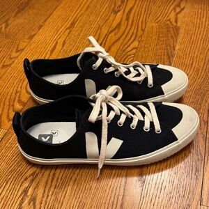 Veja Nova Canvas Low T4 B Black Pierre Men’s Shoes Size 10 EU 43 EUC